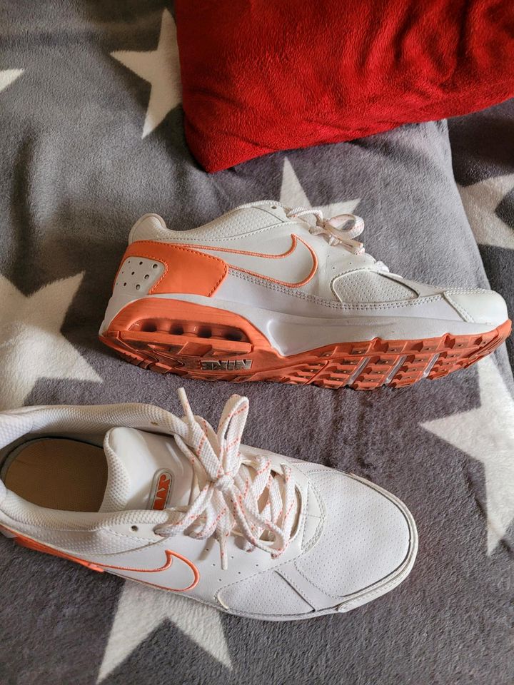 Orange/weisse Nike schuhe gr.41 in Sachsen-Anhalt - Osterburg | eBay  Kleinanzeigen ist jetzt Kleinanzeigen