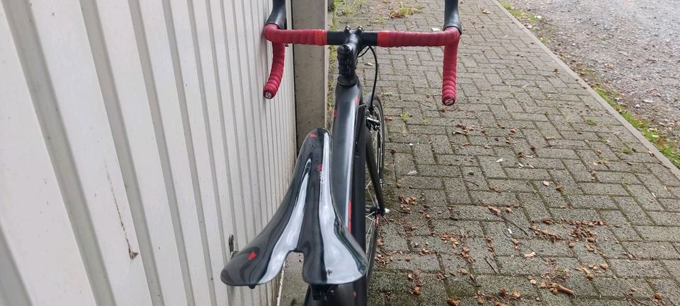 TREK Émonda SLR 10 Lightweight - Dura Ace Kurbel -- Di2 11-Fach in Düsseldorf