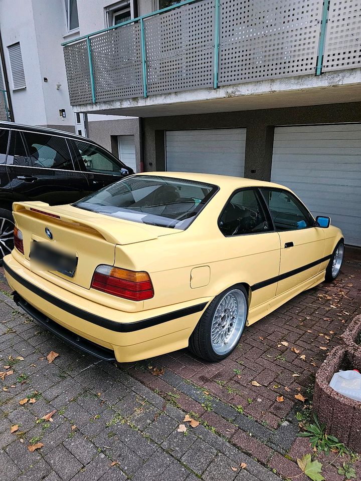 BMW e36 325i Dakar Gelb in Höchst im Odenwald