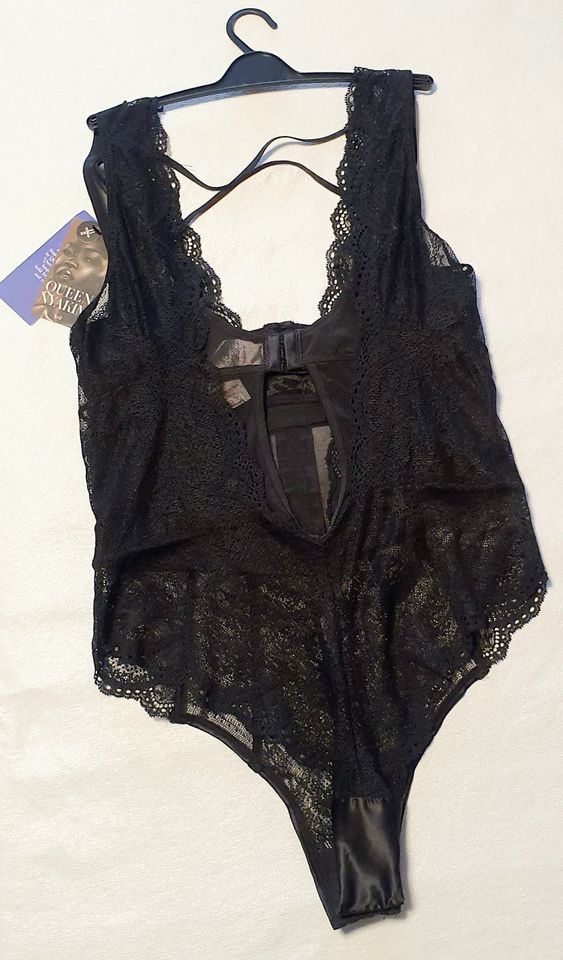 NEU Hunkemöller Body BH Fleur caviar 75 D in Ratingen