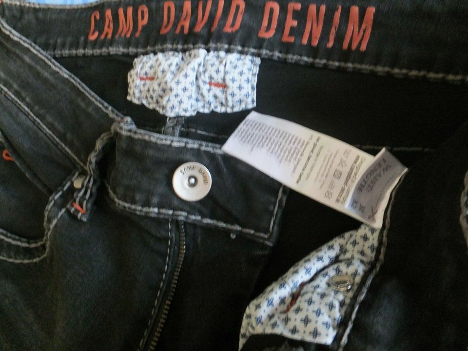 Camp David Jeans neuwertig in Bornheim