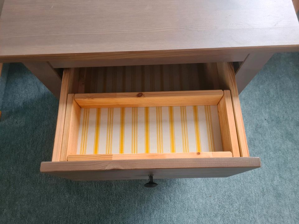 HMNES Kommode/Nachtschrank mit zwei Schubladen, grau, Ikea in Gehrden