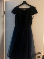 Dunkelblaues Kleid mit Blüten von Chi Chi London Bayern - Fürth Vorschau