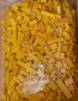 100 gelb gelbe Lego Basic Steine Brick Bricks Classic Sammlung Berlin - Marzahn Vorschau