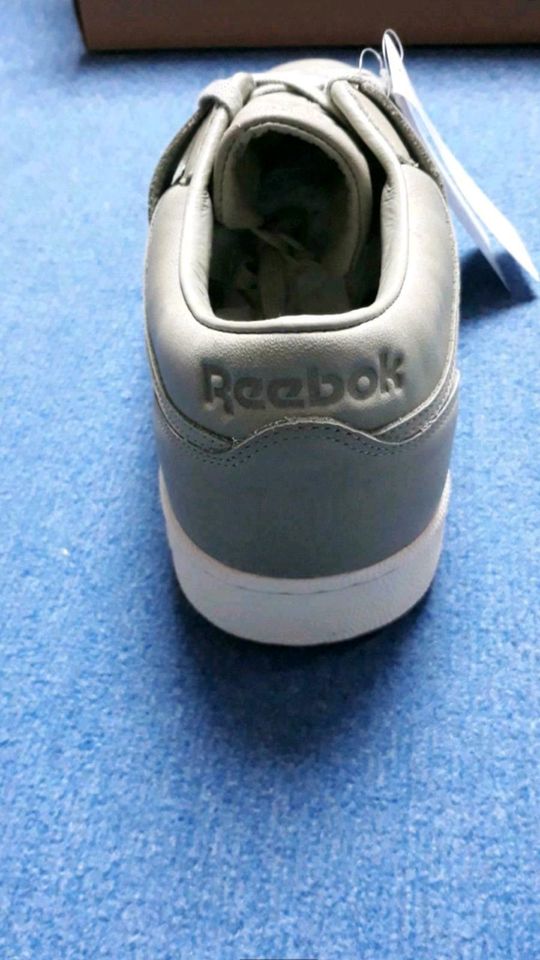 Reebok Club Workout Sneakers Schuhe  Olivegrün  gr. 45,5 (30 cm) in Lemgo