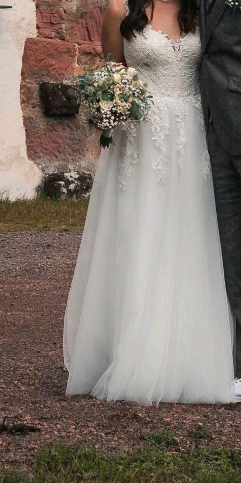 Brautkleid / Hochzeitskleid Größe 38 in Vörstetten