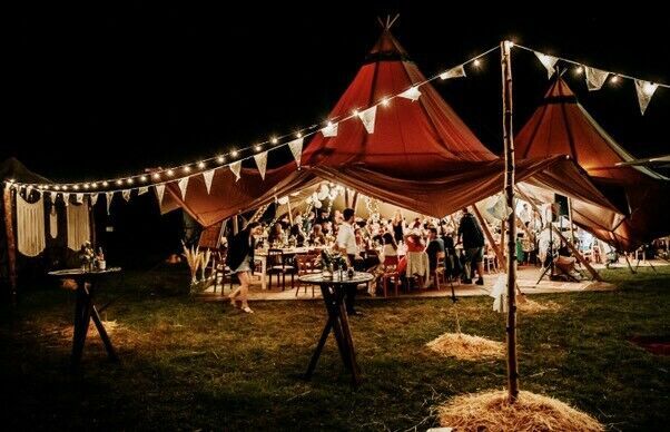 Boho Hochzeit Trauung Stühle Stuhl Tisch mieten leihen in Sommerhausen Main