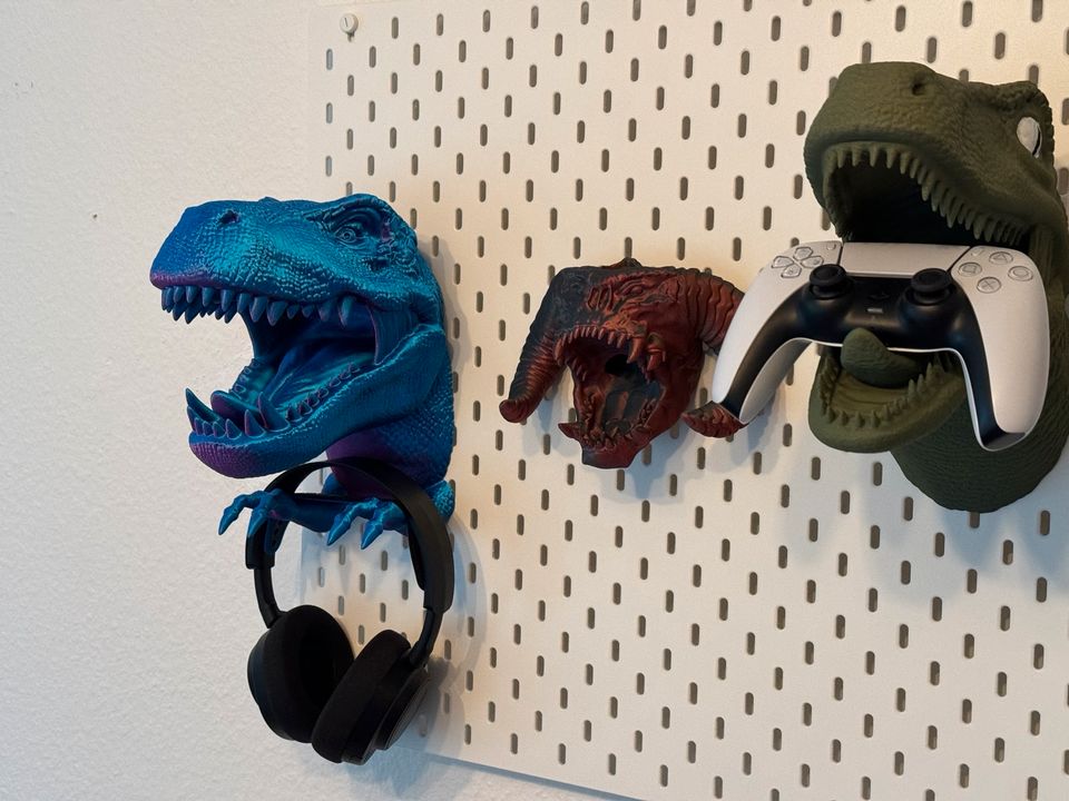 Controller und Kopfhörerhalter, T-Rex, Balrog aus 3D-Drucker in Karlsruhe