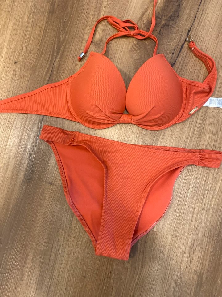 Neuer Bikini orange Hose M . Oberteil 75C in Lebach