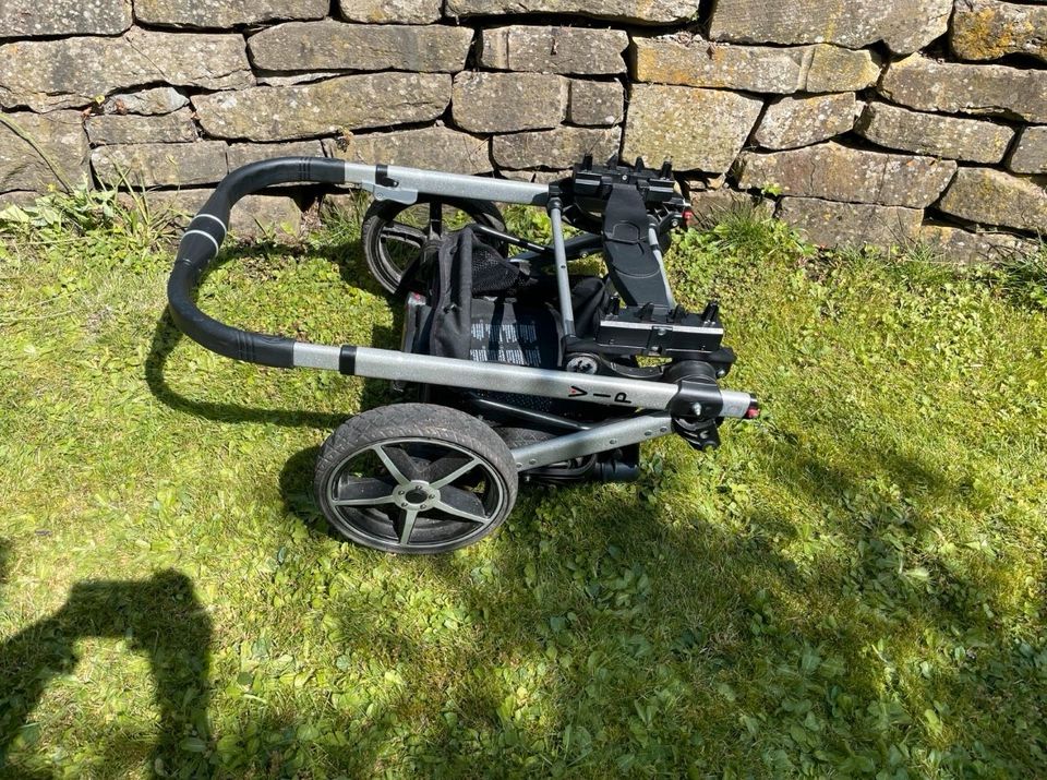 Hartan GTS Vip Kinderwagen, Kinderbuggy mit viel Zubehör in Meschede