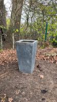 Pflanzkübel Beton 32 x 32 x 61 cm grau Kübel Topf Garten Nordrhein-Westfalen - Mettmann Vorschau