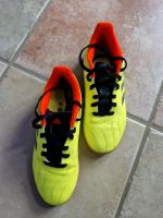 Adidas Hallenfussballschuhe Gr. 33 neongelb Nordrhein-Westfalen - Attendorn Vorschau