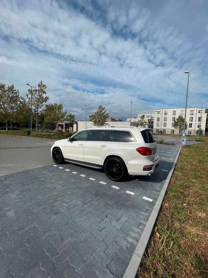 Mercedes-Benz GL 500 4MATIC AMG Distronic +Panorama Keyless in Leimen