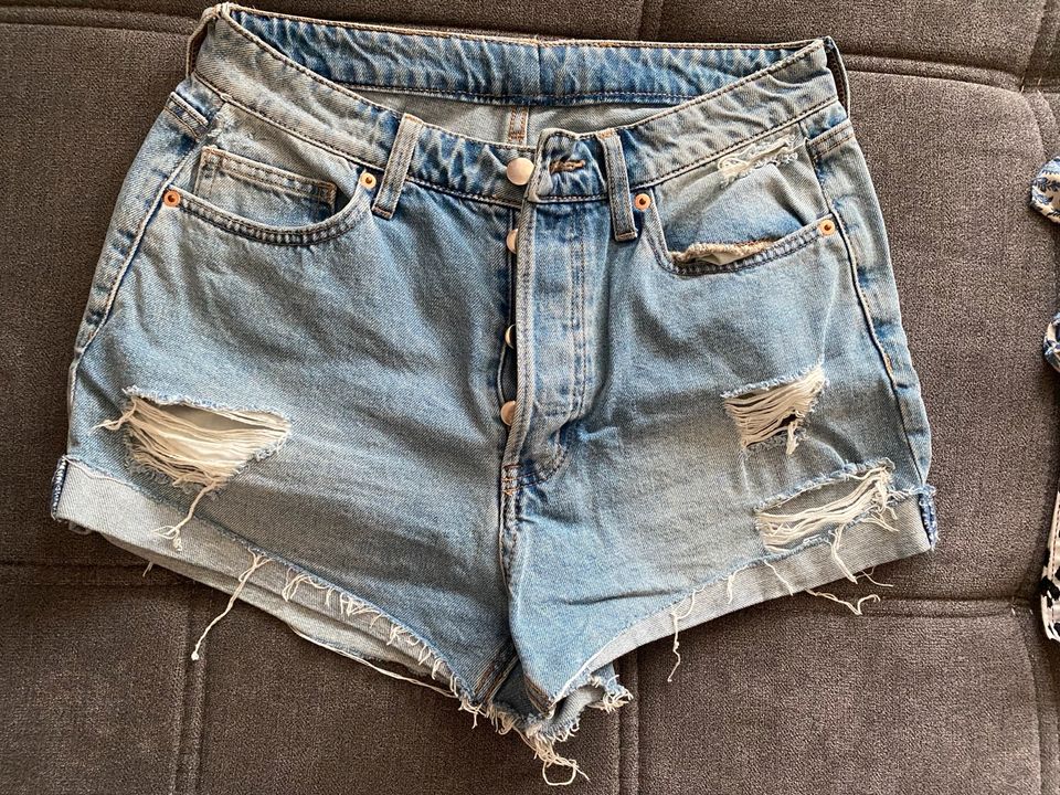 Kleiderpaket Shorts/Röcke Zara H&M 38 in Bremen