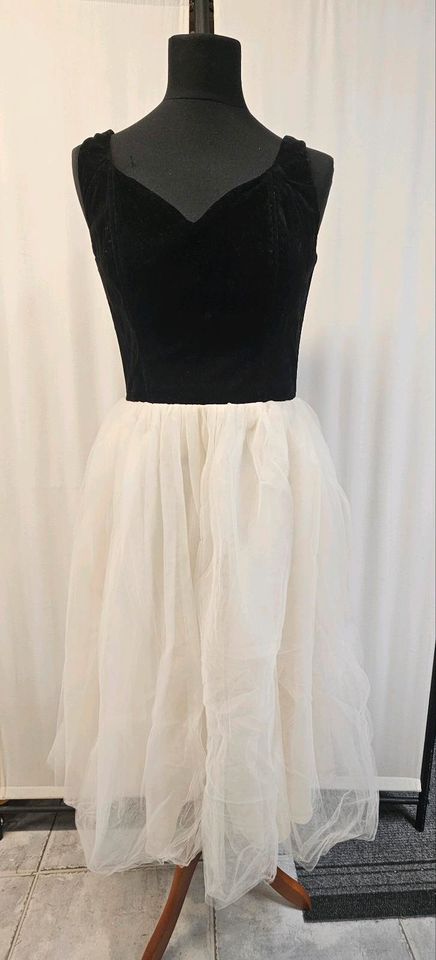 Collectif Vintage 50er Jahre Kleid  schwarz/ weiß Gr. 40 in Berlin