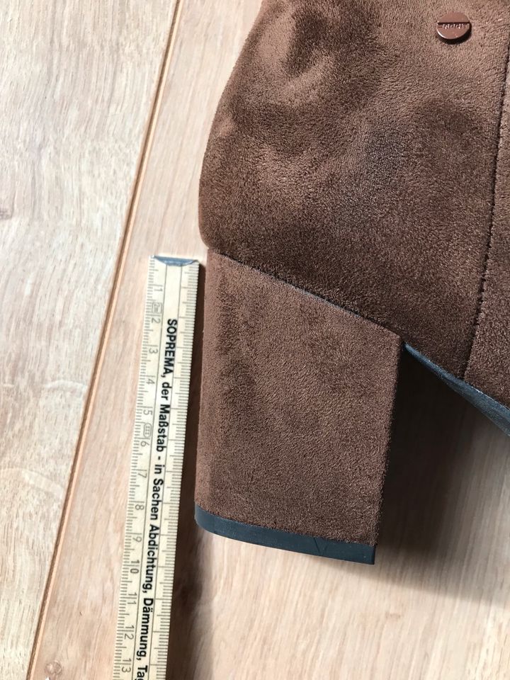 Esprit Stiefel Wildlederoptik Größe 40 NEU in Kloster Lehnin