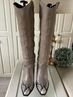 Steve Madden Lederstiefel Cowboystil Snakeprintakzente beige Gr37 Leipzig - Knautkleeberg-Knauthain Vorschau