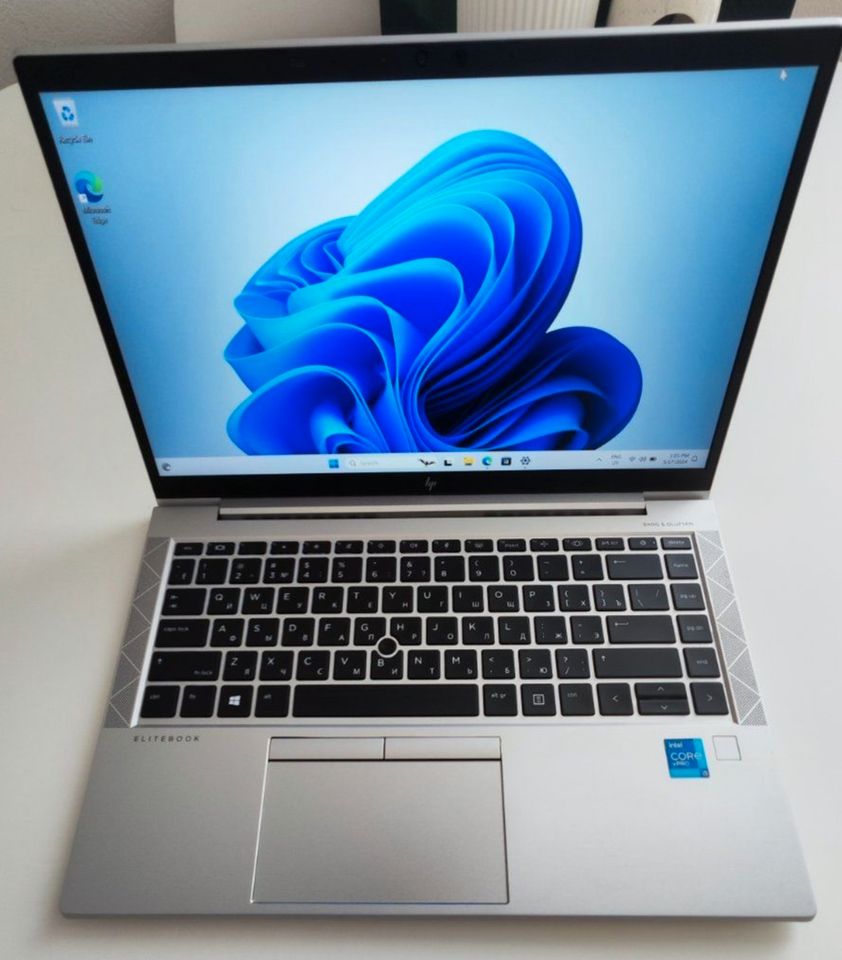 HP EliteBook 840 G8 - 14", i5-1145G7, 32 GB RAM, 500 GB SSD in München