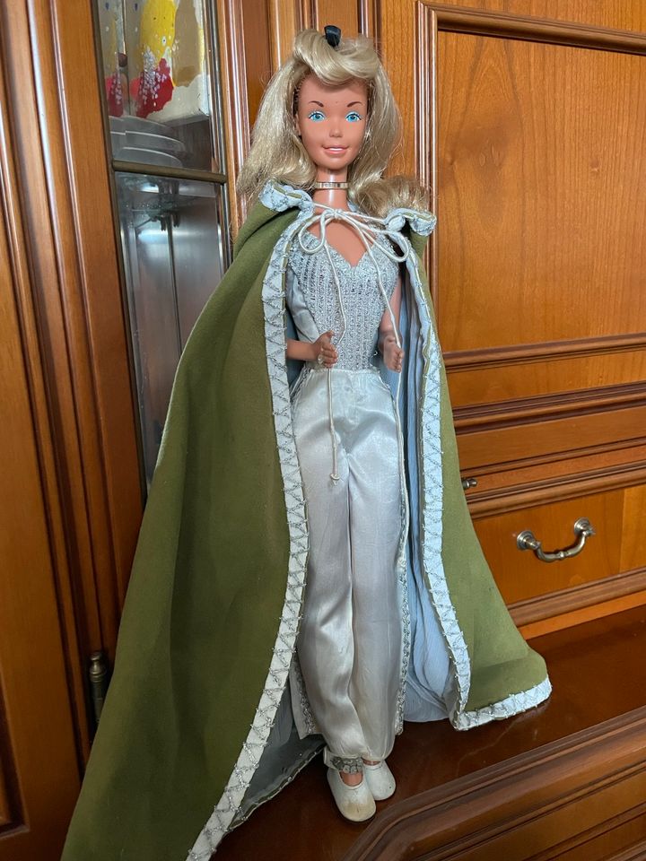 Original Supersize Barbie mit Original Kleidung 1976 in Uetze