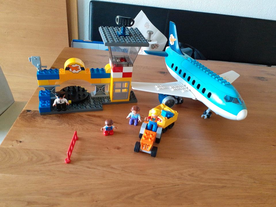 Lego duplo großer  Flughafen 5597 alt in Pliening