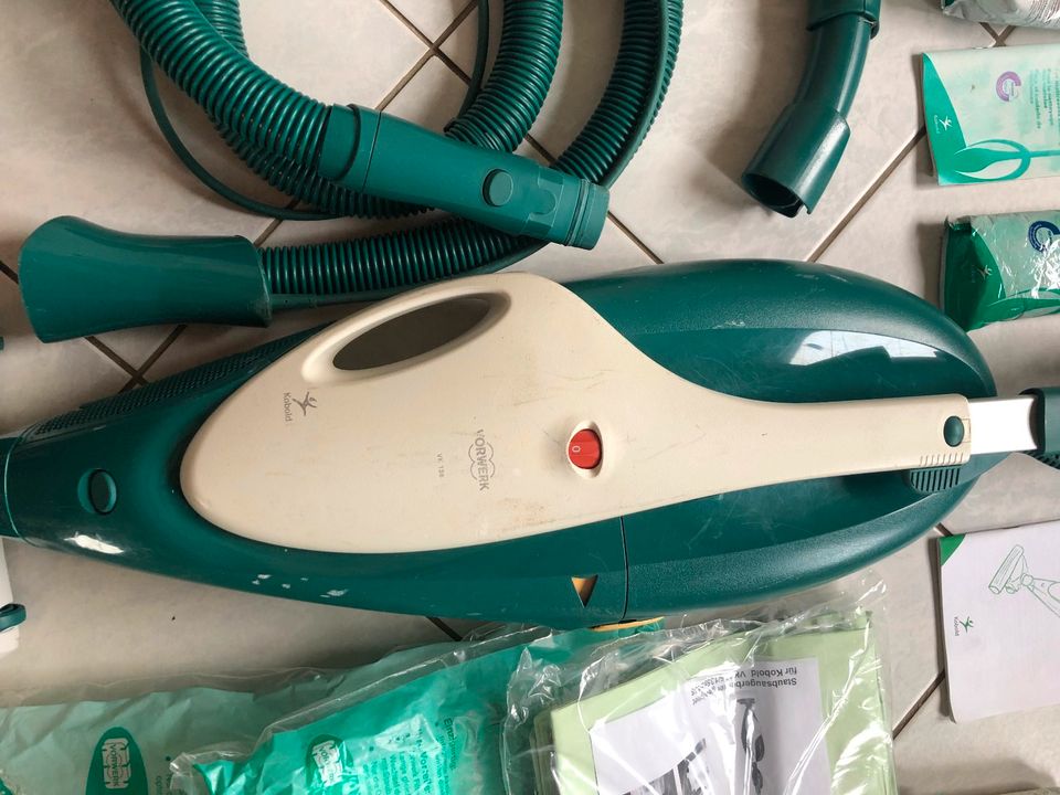 Vorwerk Kobold VK 136 + Pulilux PL 515 + Teppichbürste EB 360... in Nidderau