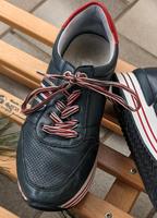 Sneaker Leder dunkelblau mit roter Ferse Hannover - Döhren-Wülfel Vorschau