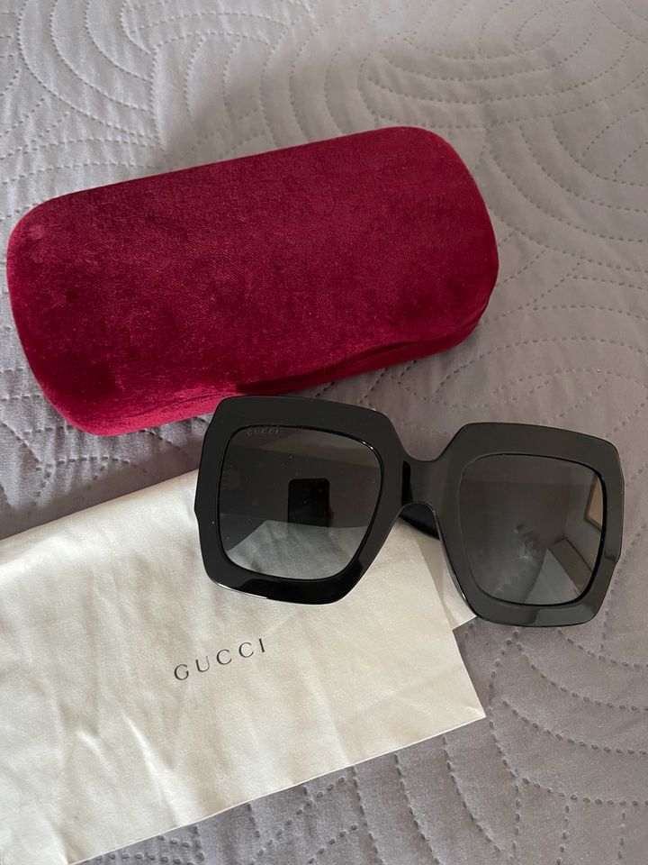Gucci GG0102S Sonnenbrille in top Zustand in Darlingerode