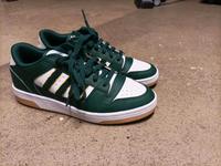 Adidas Sneaker grün weiß Größe 42 Nordrhein-Westfalen - Straelen Vorschau