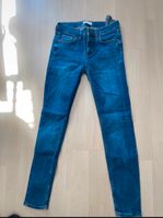 ZARA Damen Sculpt Midwaist Jeans, blau, Gr. 36 / 26 Bayern - Eggenfelden Vorschau