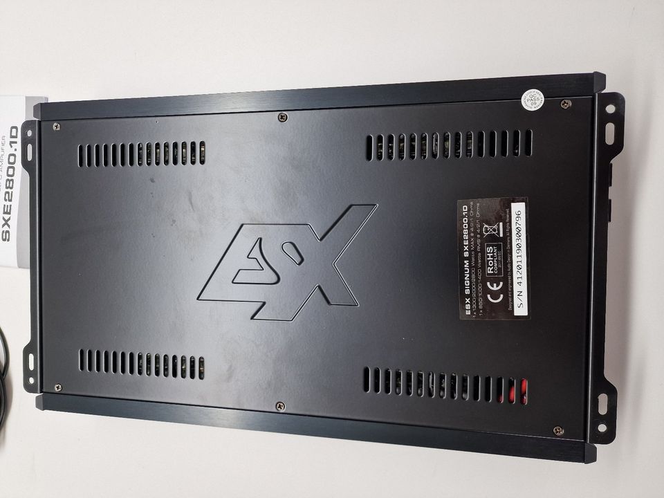 Digitaler Mono Verstärker ESX SXE2800.1D, 1 Ohm stabil in Königsfeld