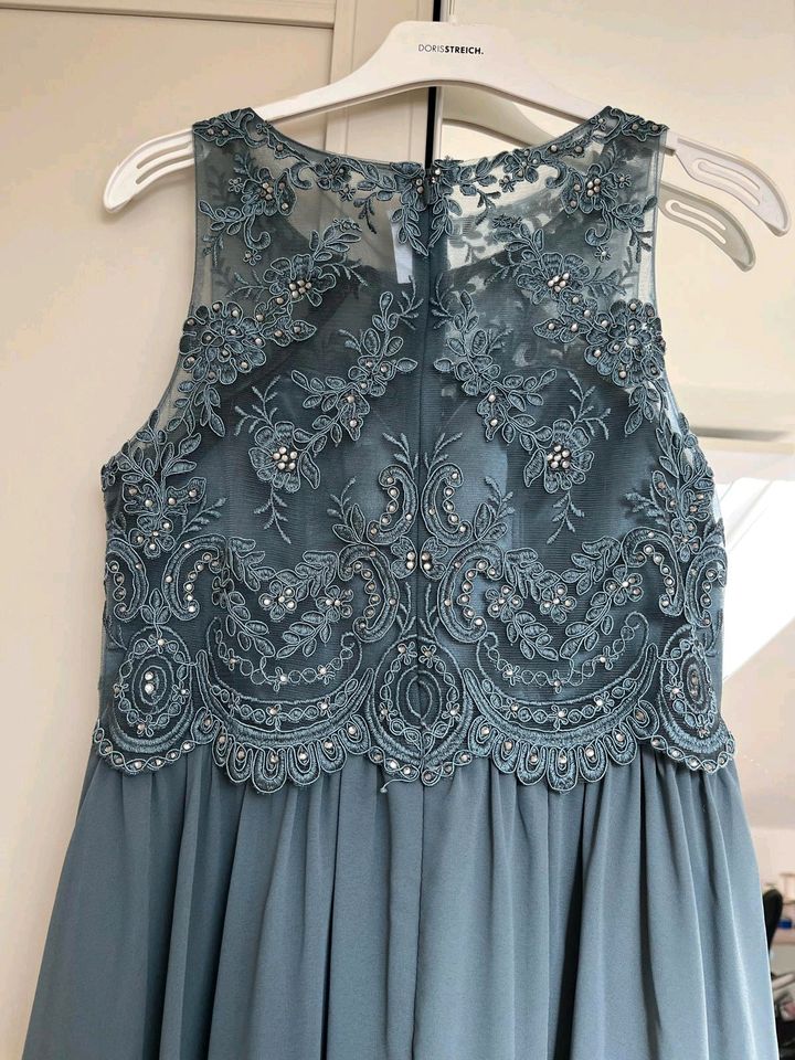 NEU! LAONA Abendkleid Damen Gr. 36 grün mit edler Spitze in Dotternhausen