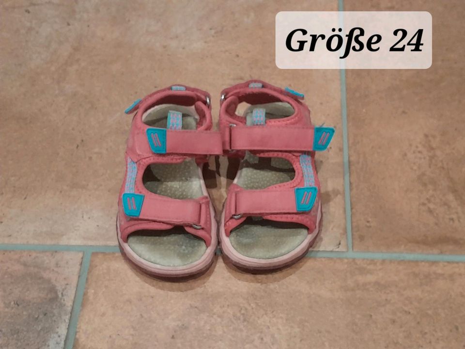 Sandalen in der Größe 24 in rosa in Waakirchen