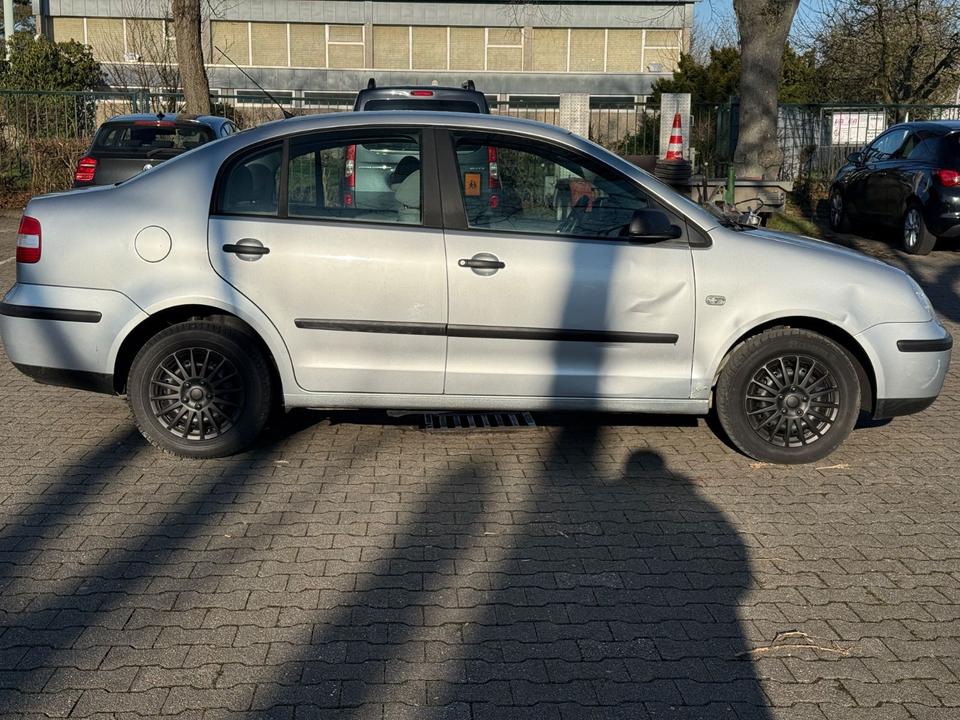Volkswagen Polo IV 1.4 Basis*TOP ANGEBOT*TÜV/ASU NEU*TOP* in Rüsselsheim