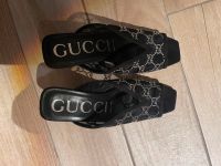 Gucci Sandalen mit Kristallen Hamburg-Nord - Hamburg Winterhude Vorschau