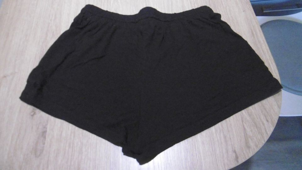 Damen - H&M basic - Shorts, Hotpants - schwarz - Gr S (36) - neu in Kronach