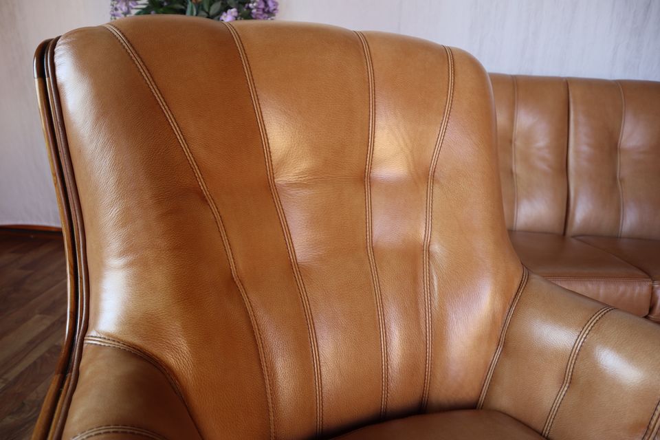 Nr.1728 Couchgarnitur: 4-er Couch, 2 Sessel Leder in Wiesbaum