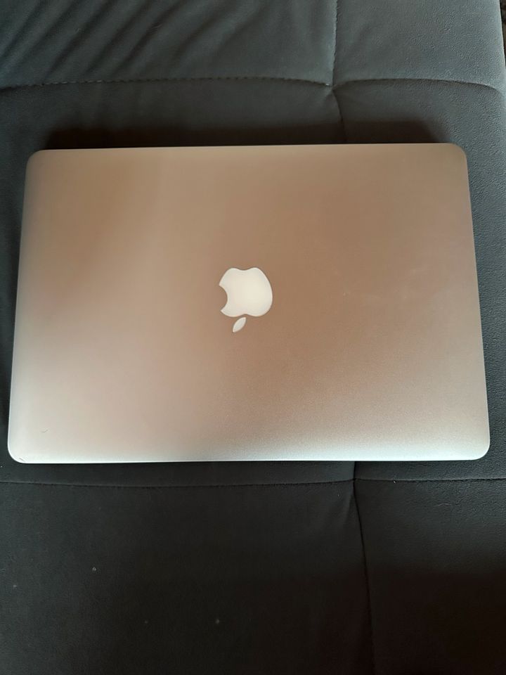 MacBook Air 2017 in Kirtorf