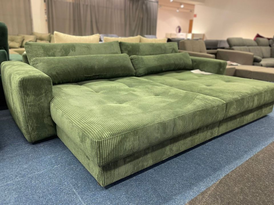 Barura Sofa Loveseat 292 x 194 cm Grün BigSofa ED Lifestyle in Taufkirchen Vils