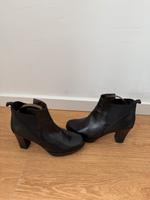 Tamaris Ankle Chelsea Boots 37 neuwertig Leder bequem, zeitlos Hessen - Darmstadt Vorschau