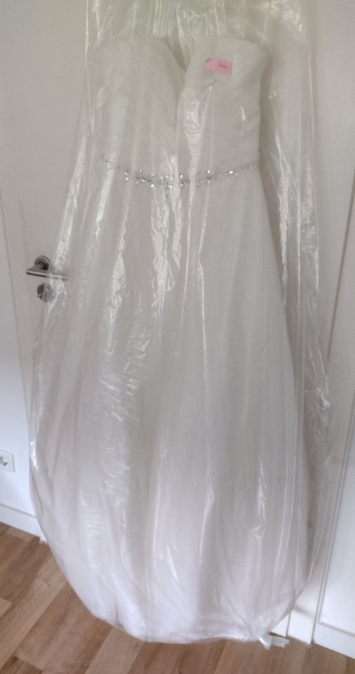 Brautkleid mit Glitzersteinen, ivory, 1x getragen – Gr. 38/40 in Nürnberg (Mittelfr)