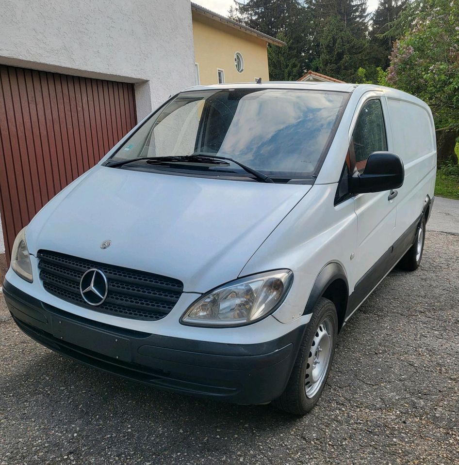 Mercedes Vito 111 in Deggendorf