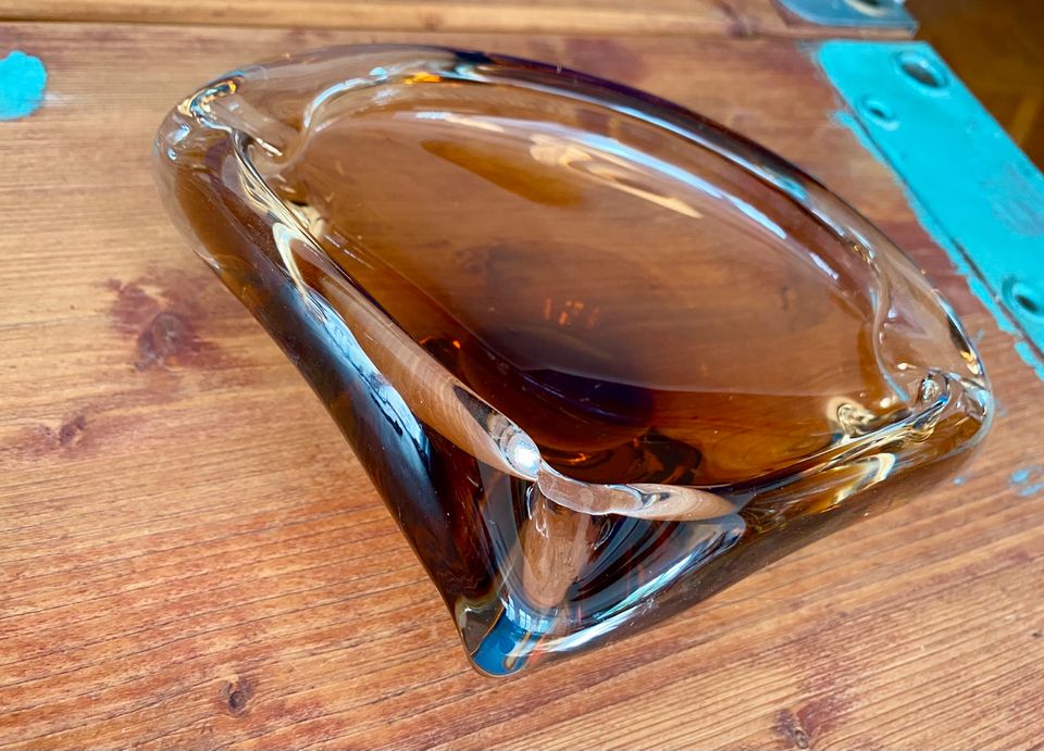 Aschenbecher groß schwer xxl Glas bernstein mid Vintage Murano? in Berlin