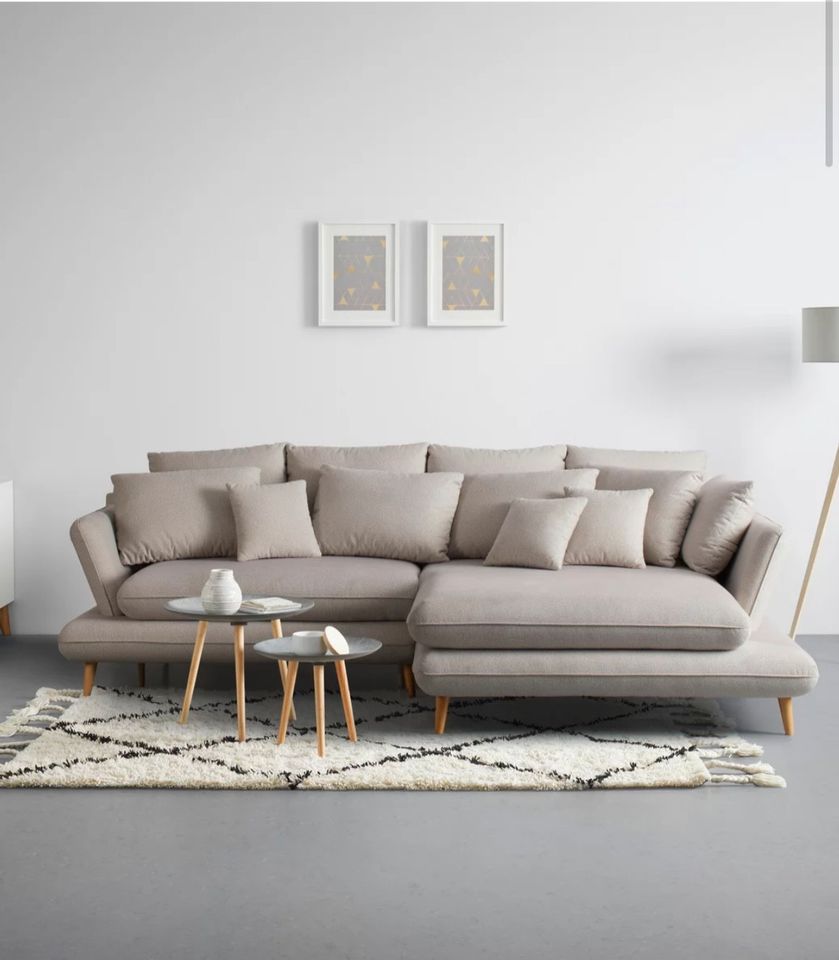 Sofa beige Mömax mit Schlaffunktion in Berlin