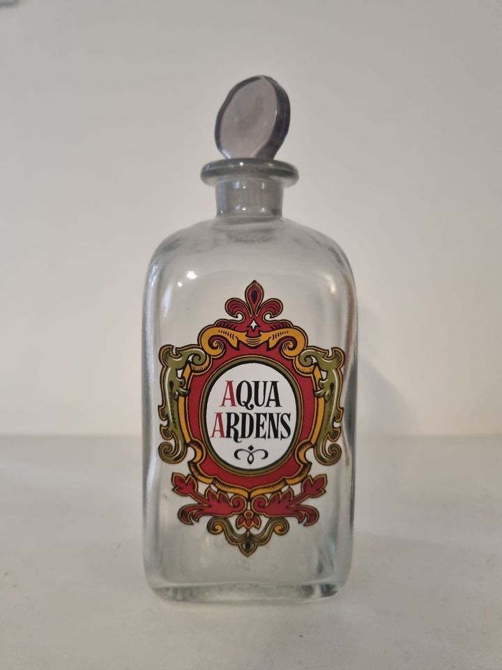 Aqua Ardens Flasche in Hanau