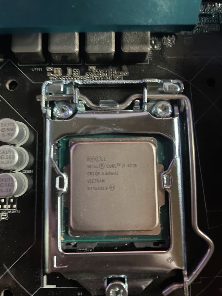 Mainbord Intel Core i7 coolmaster kühler Hyperx in Wesel