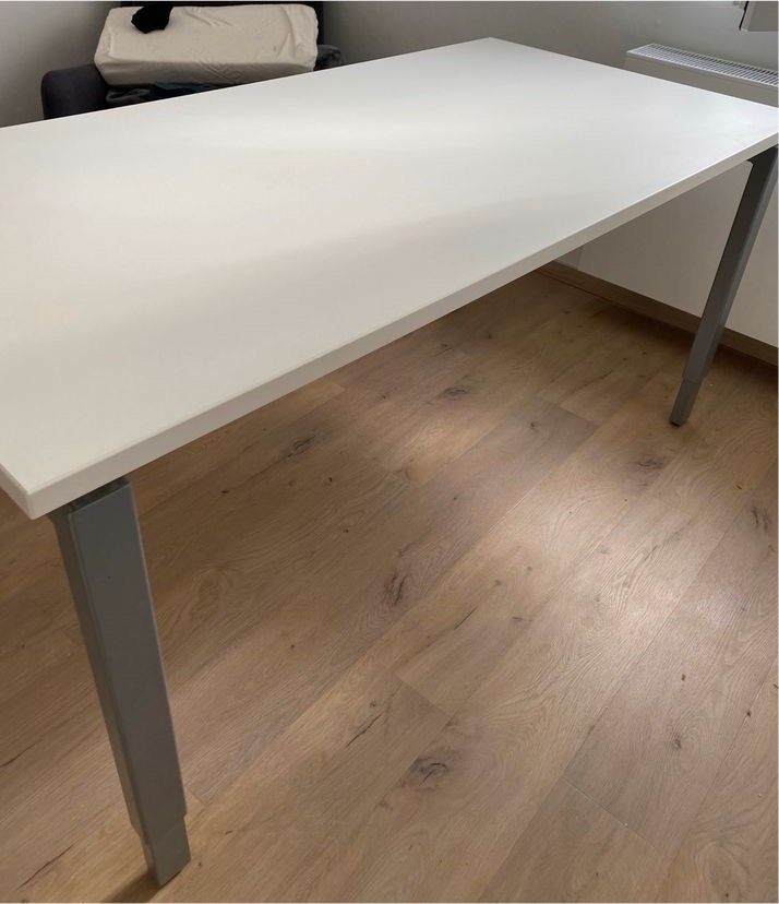 Schreibtisch/Bürotisch Weiß 160x80x74 cm in Straubenhardt