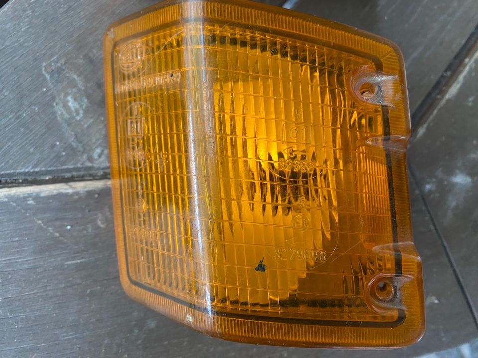 VW Bus T3 Blinker li/re ULO Hella Lcart Konvolut Lampenfassung in  Nordrhein-Westfalen - Linnich, Ersatz- & Reparaturteile