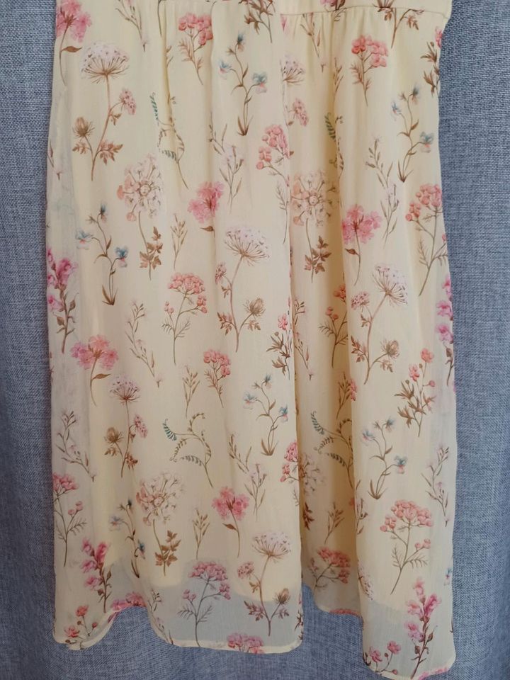 Schönes Sommerkleid Orsay Gr. 34 in Waiblingen