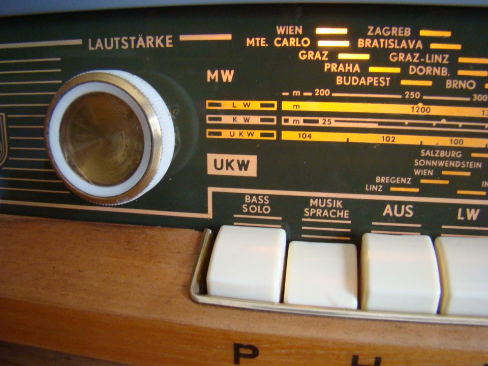 Röhrenradio Philips Desiree Funktioniert in Bad Füssing