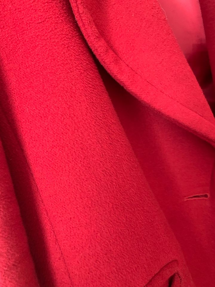 Zara Mantel rot Größe S in Berlin
